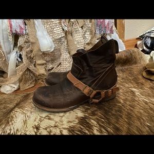 Freebird hatchet boots